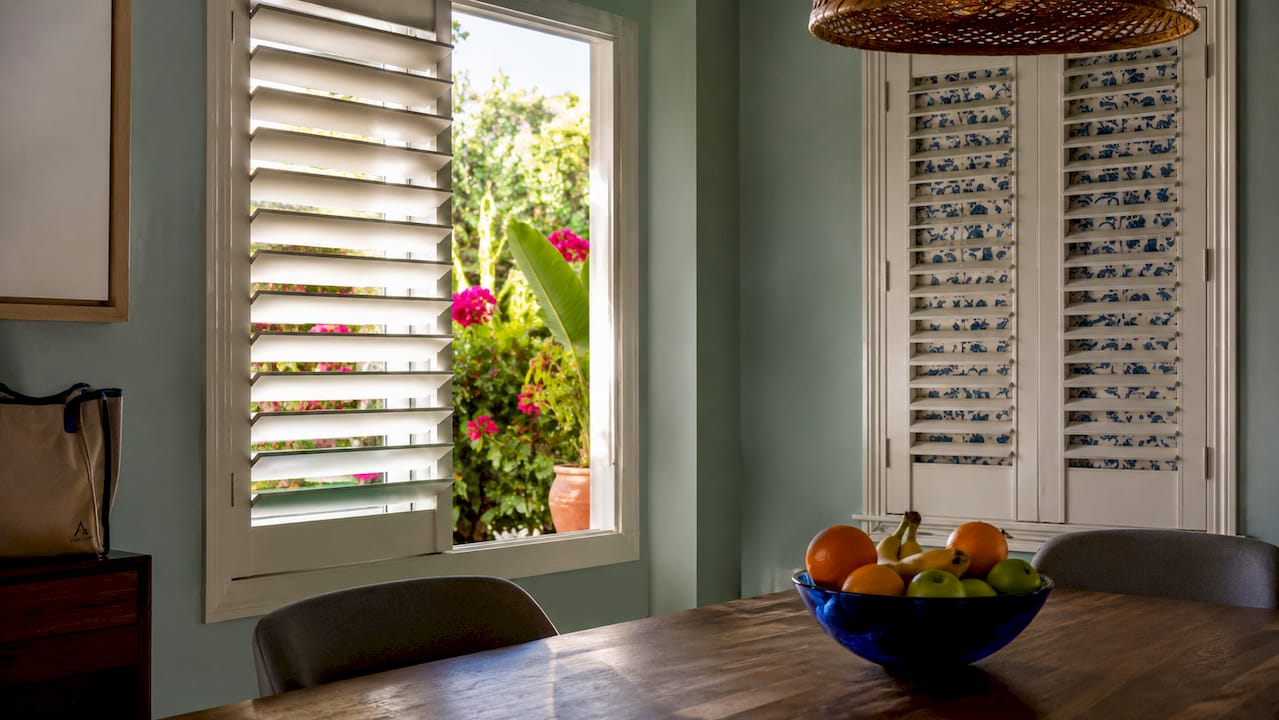 shutter design mistakes Comparison of wide and narrow shutter louvres