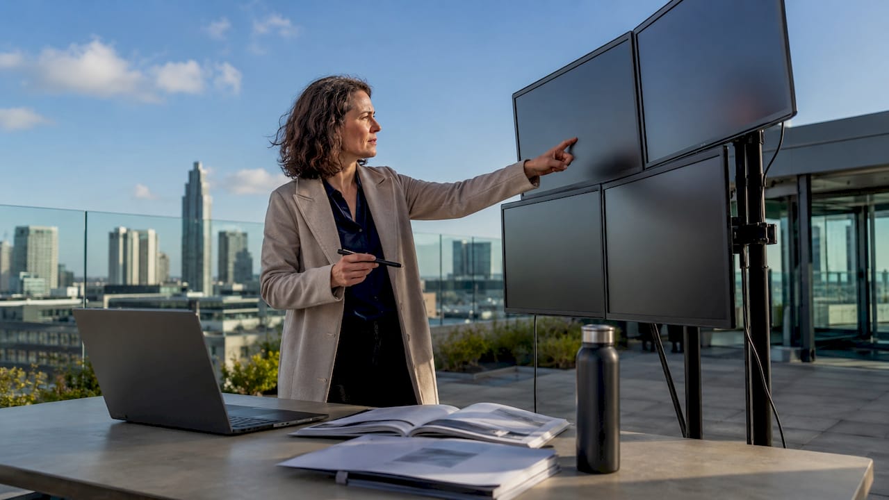 Energy engineer managing virtual power plant systems
