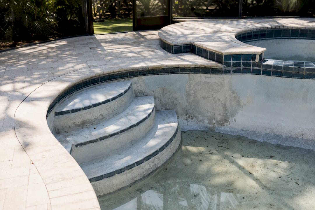 Pool steps and raised spa details