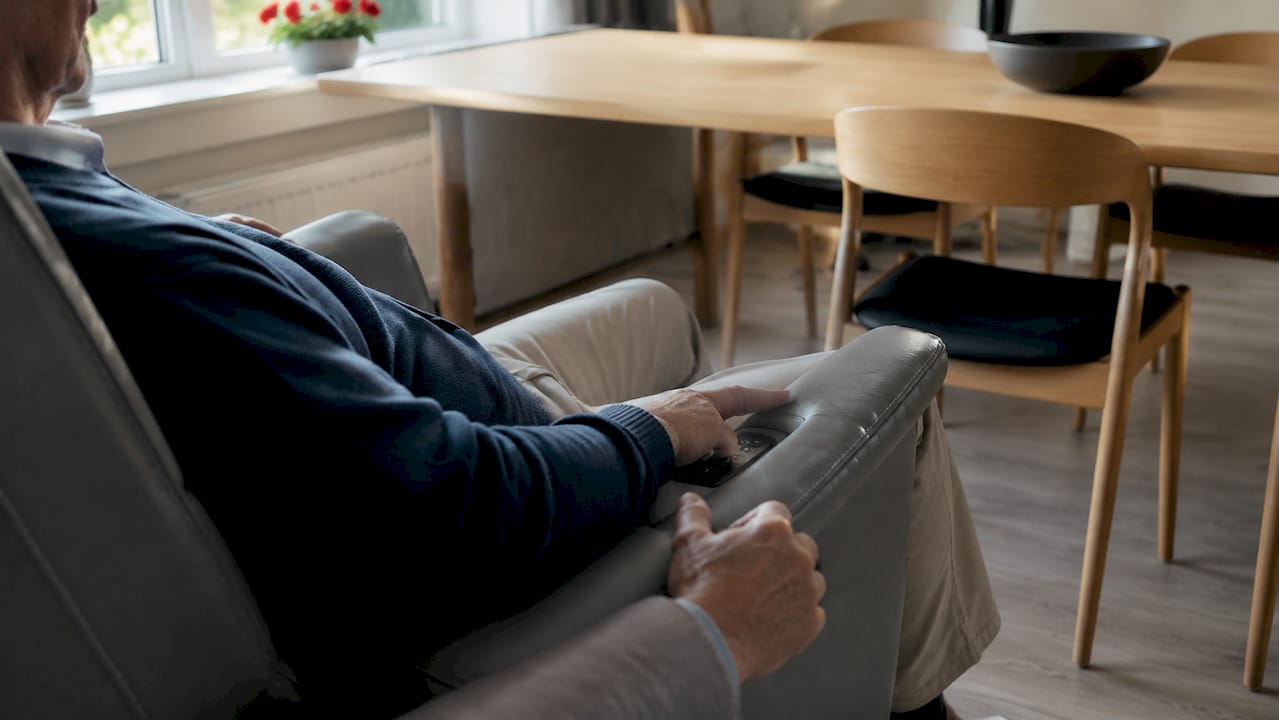 Verstelbare relaxfauteuil die eenvoudig met de hand te bedienen is