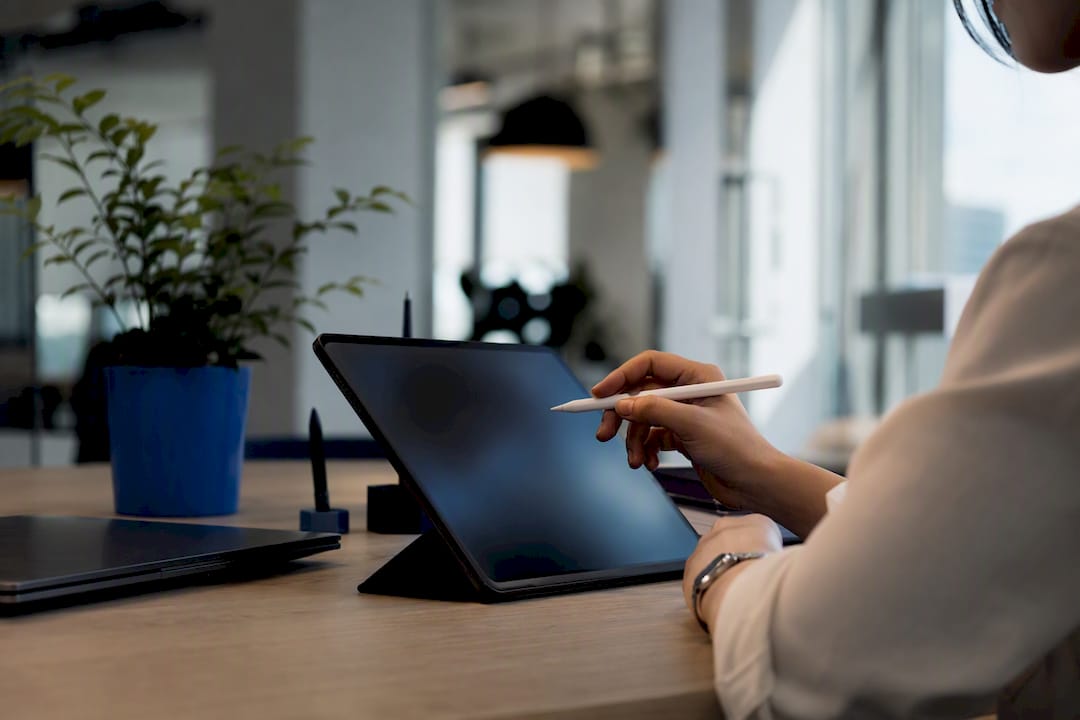 Hand tagging contact roles in CRM on tablet