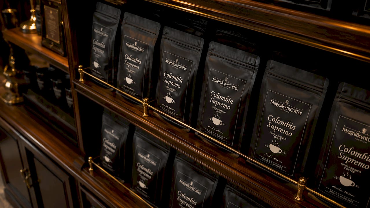 Opakowania kawy ziarnistej Magnificentcoffee dostępne w sklepach na terenie Warszawy