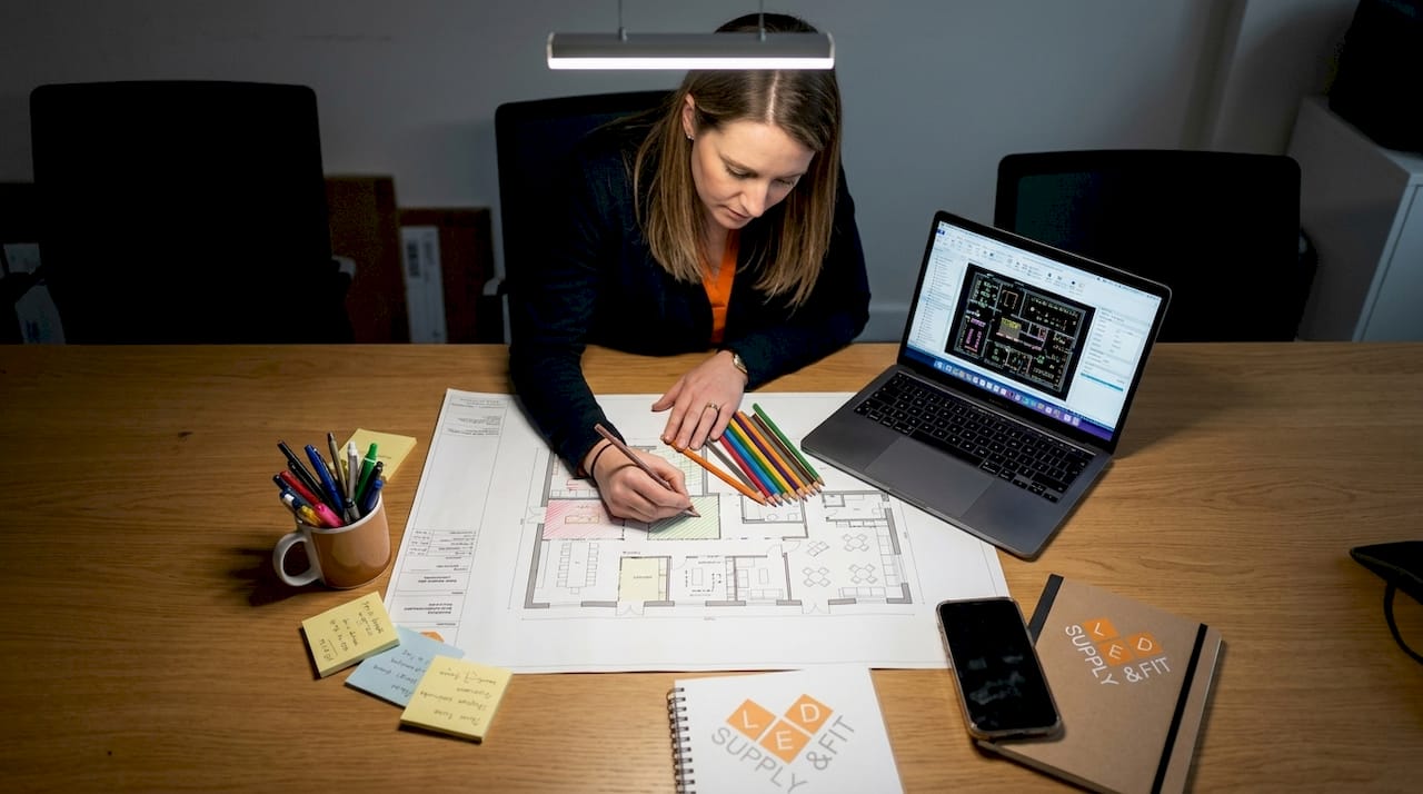 Planner marks restaurant zones for lighting layout