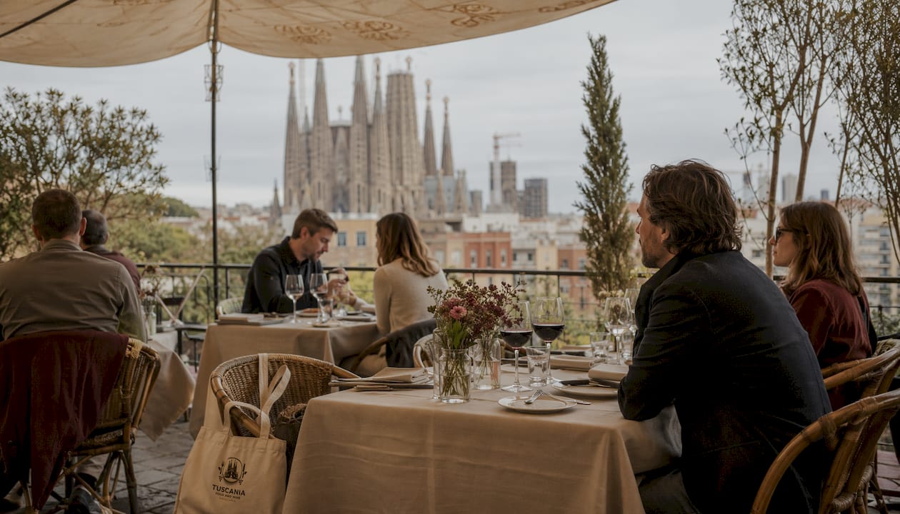 Terraza de restaurante con vistas a la Sagrada Família