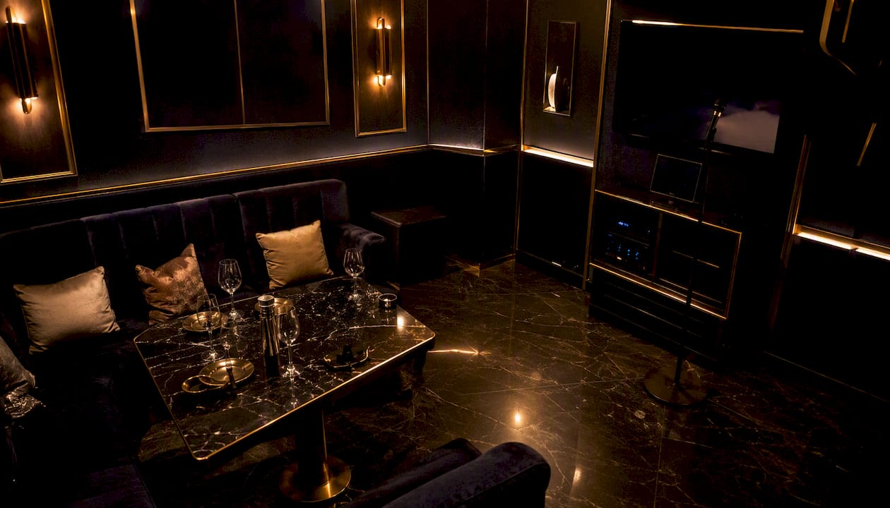 Salón privado para karaoke dentro del restaurante