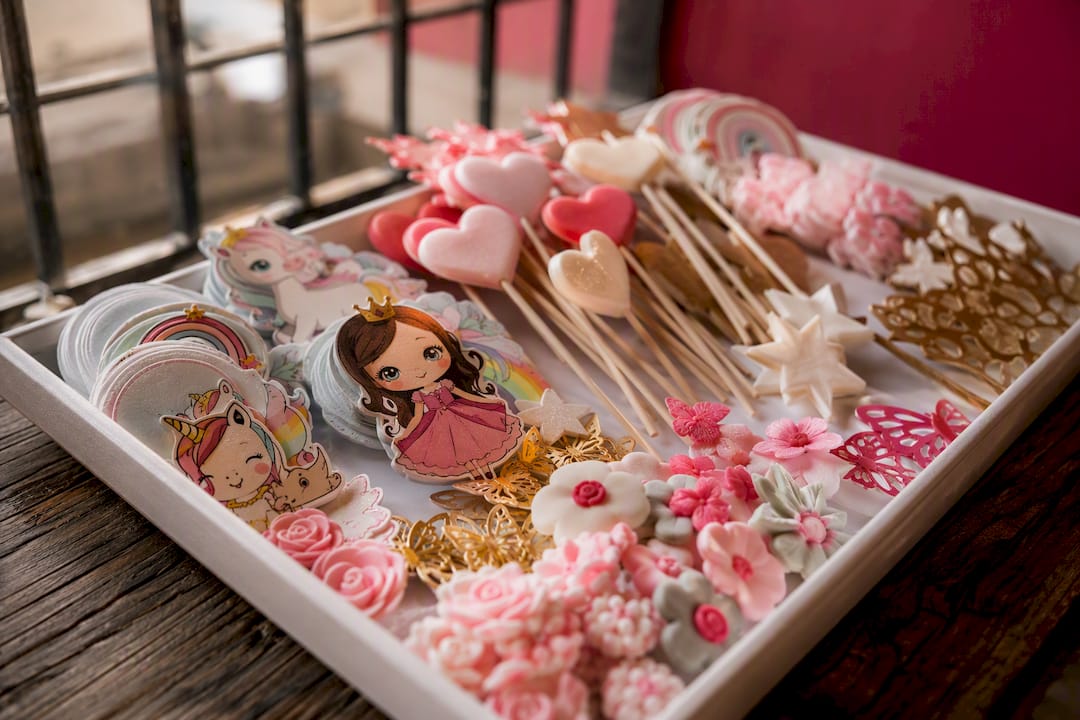 Variedades de adornos para decorar tartas