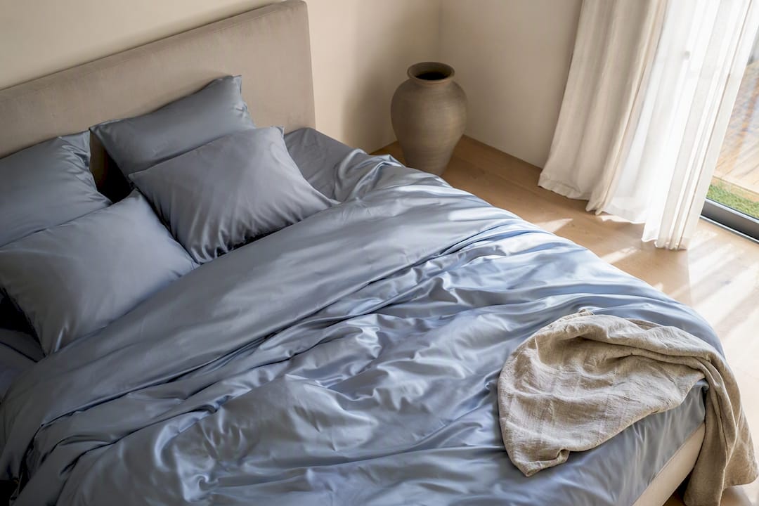 Linge de lit en satin de coton bleu gris de qualité