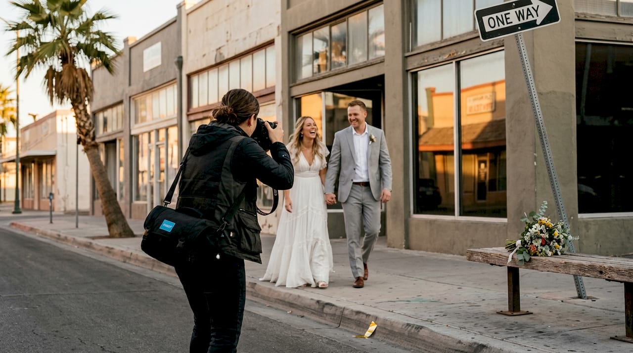 Photographer captures golden hour Vegas vows