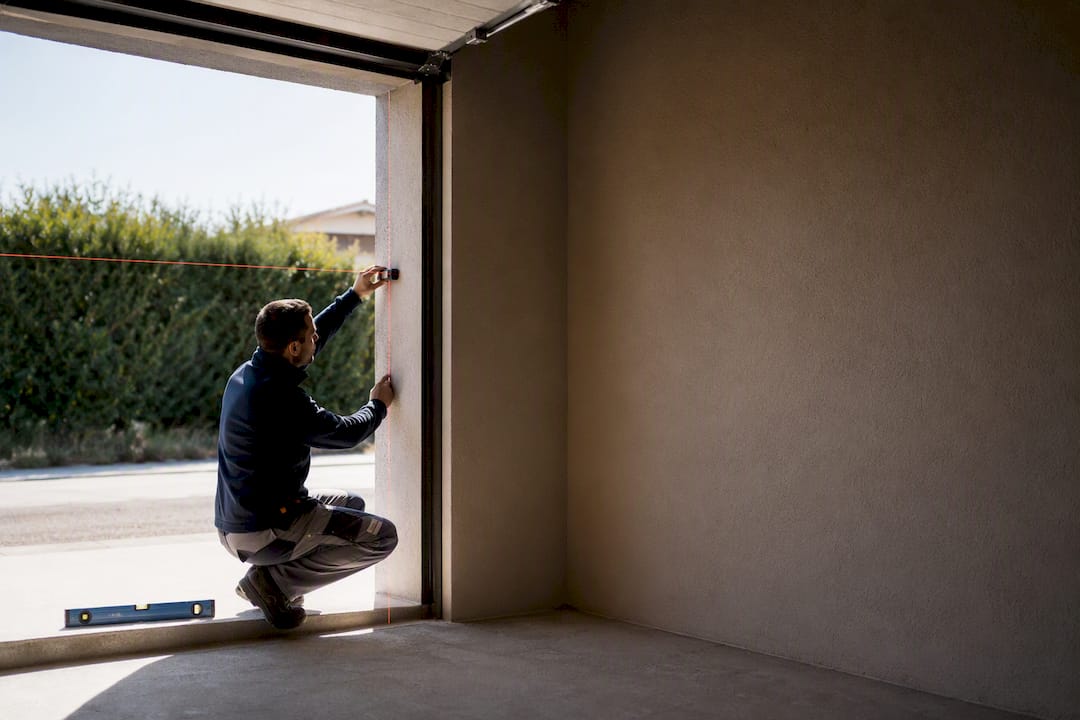 Misurazione delle dimensioni di un garage