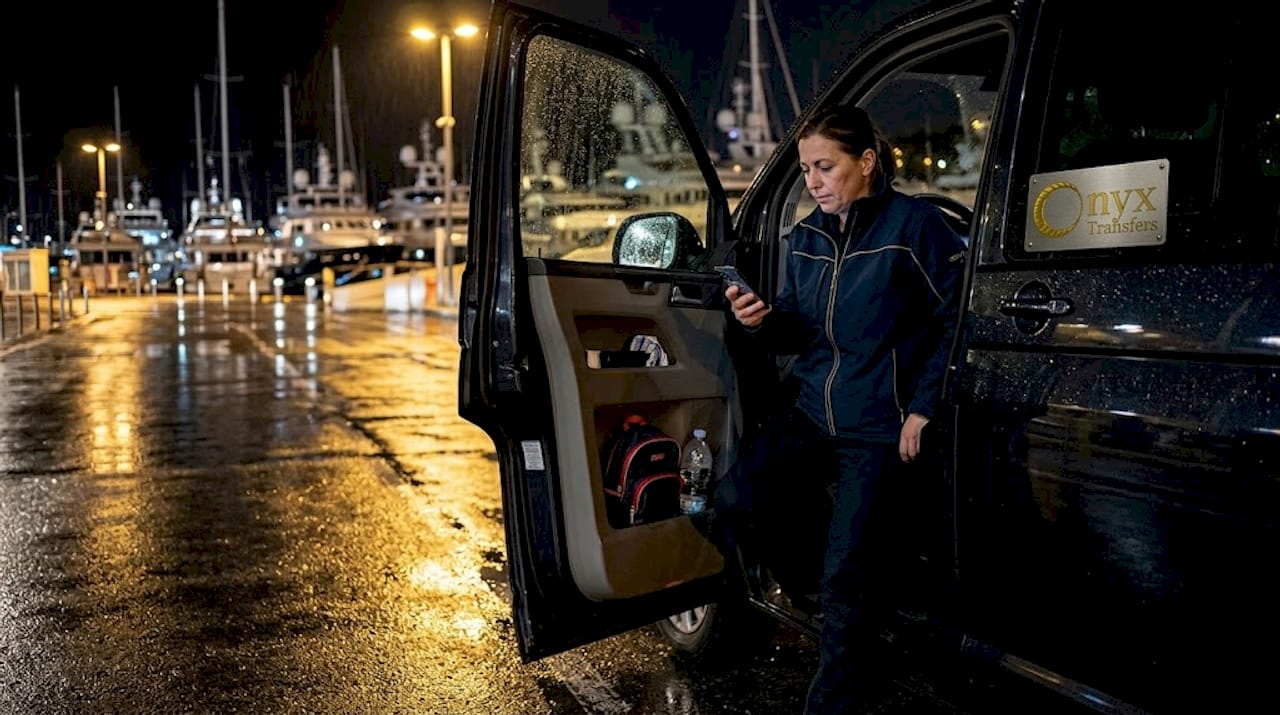 Driver manages late-night port transfer