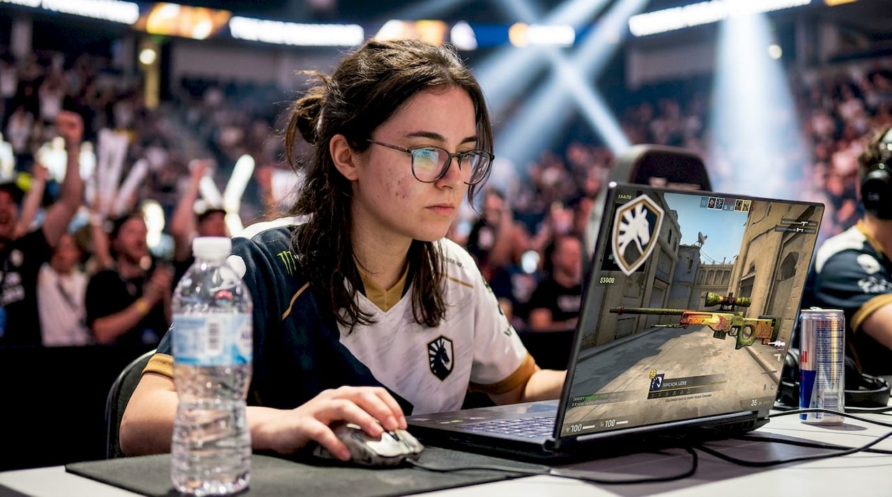 Esports player using unique CS2 skin