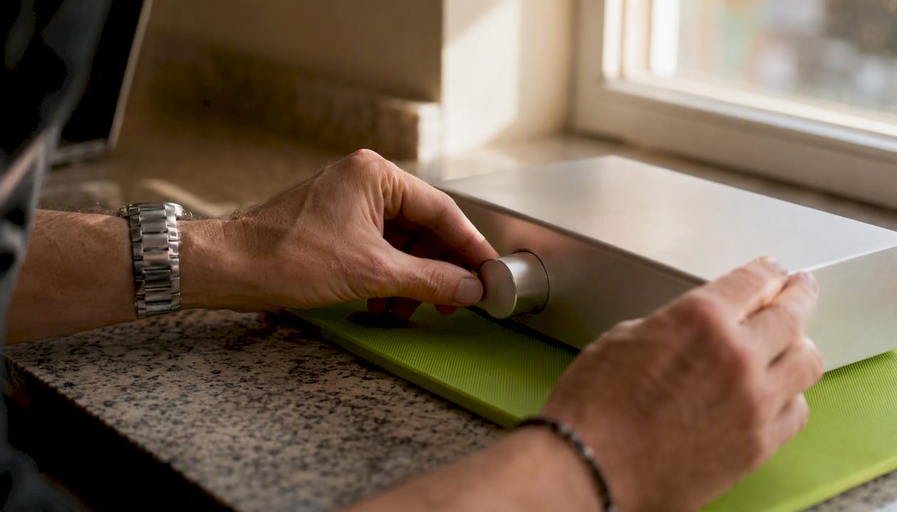 Hands adjusting dial for automation control