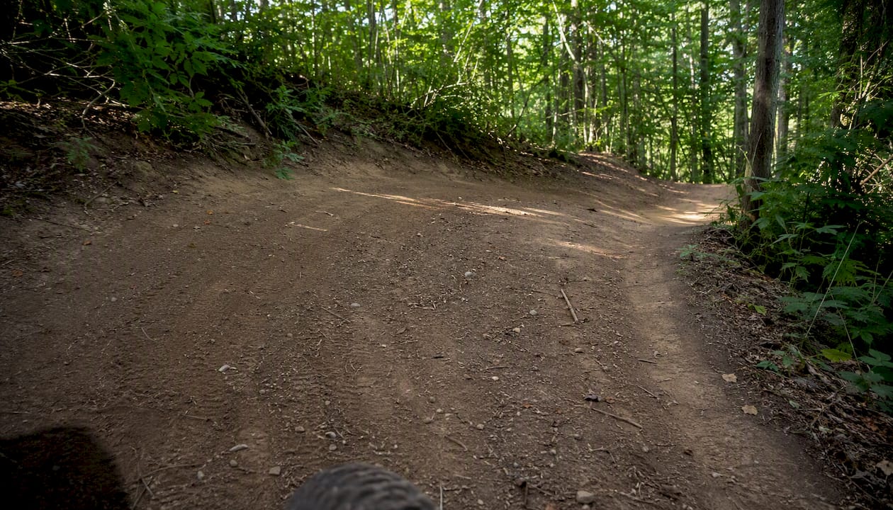 Trail curve comparing different path widths