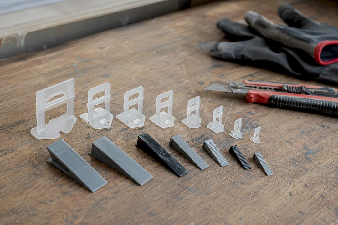 Various tile leveling clips and wedges sizes
