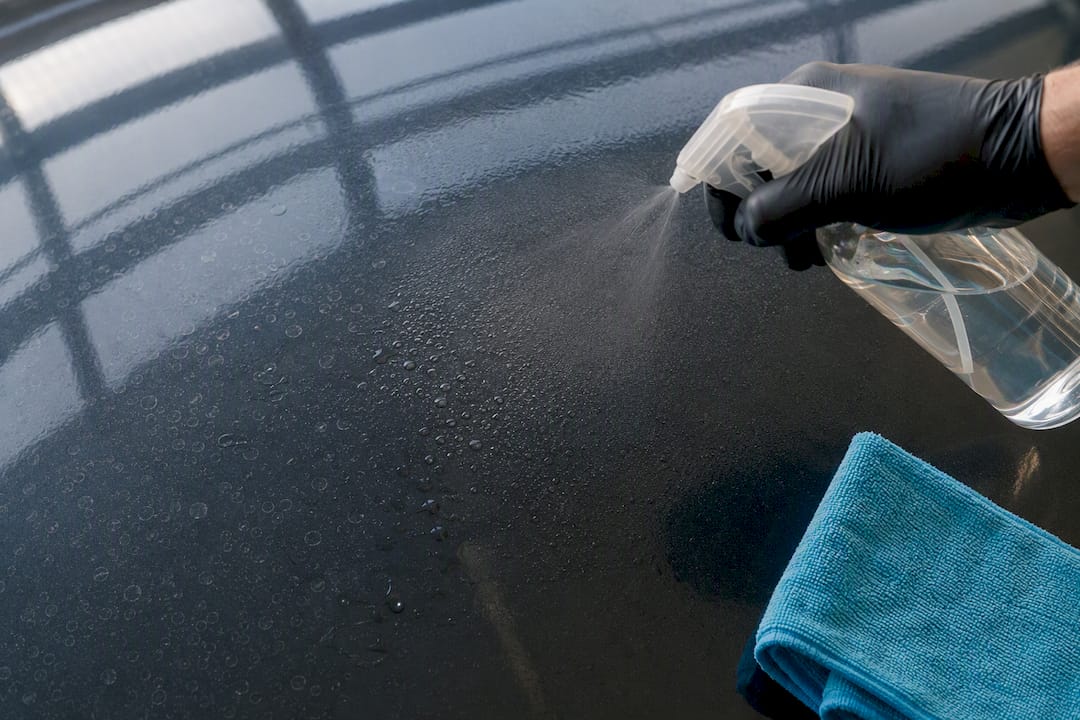 Detailer keeping water spot remover wet