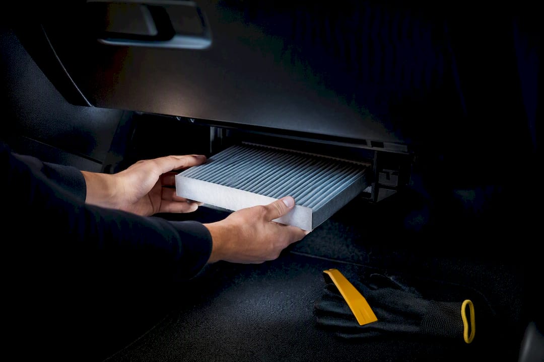 15 Minutes to Change a Cabin Air Filter for U.S. DIYers