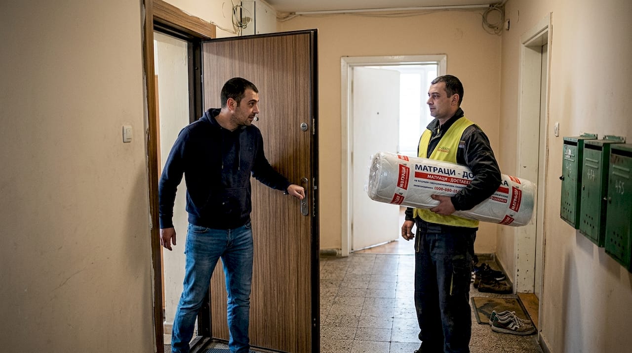Как работи доставката на матраци: стъпки и съвети