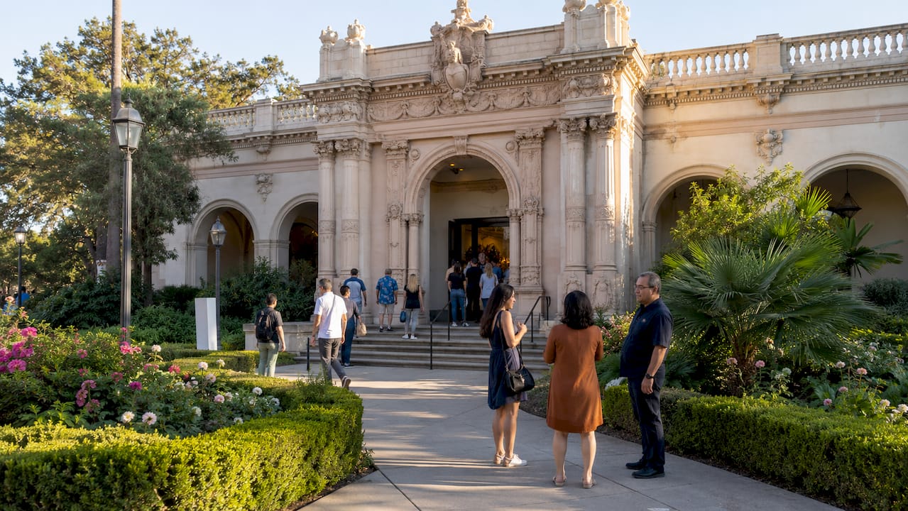 San Diego Museum of Art entrance with visitors