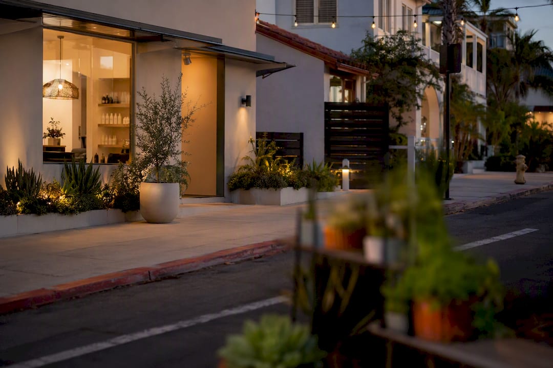 La Jolla salon exterior with client parking