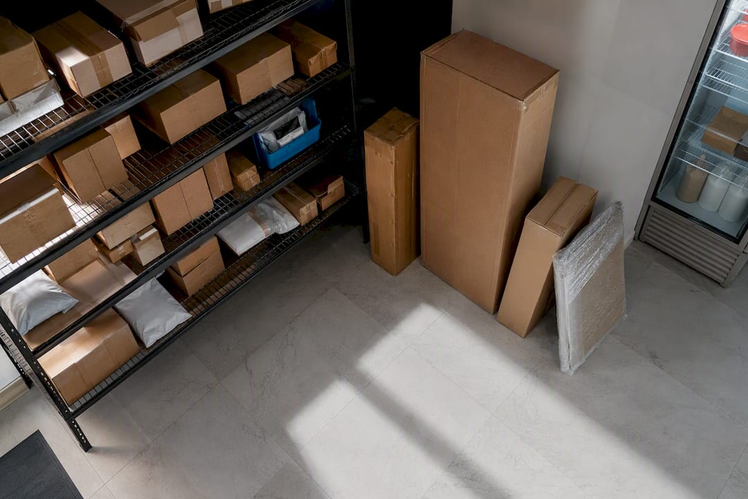 Shelving and floor zones for apartment packages