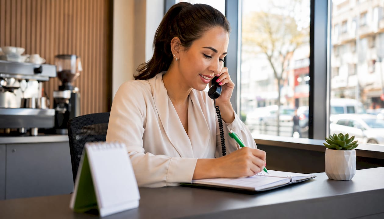 Receptionist booking appointment via phone call