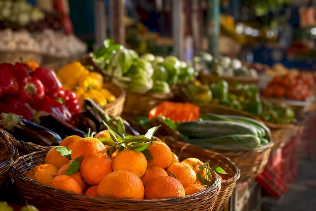 Frisches Obst und Gemüse direkt vom Wochenmarkt