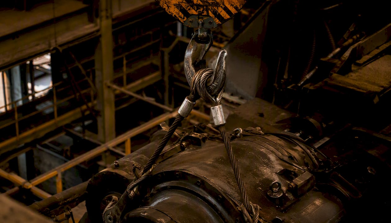 Rigging setup on industrial machinery