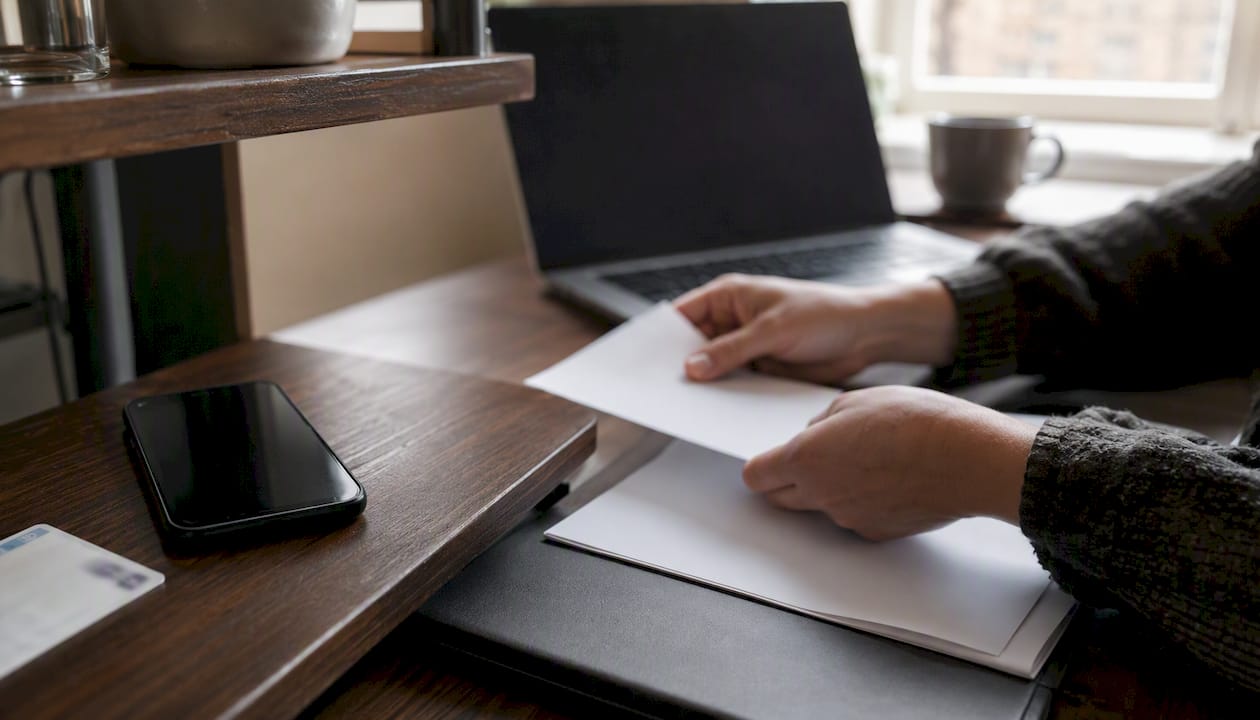 Where to Notarize Documents Near You in Ontario