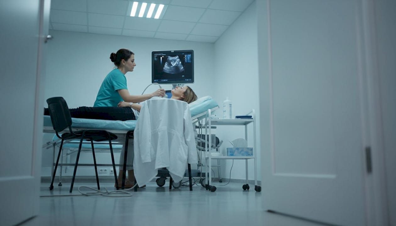 Ecografie tiroidiană realizată direct în cabinetul medicului