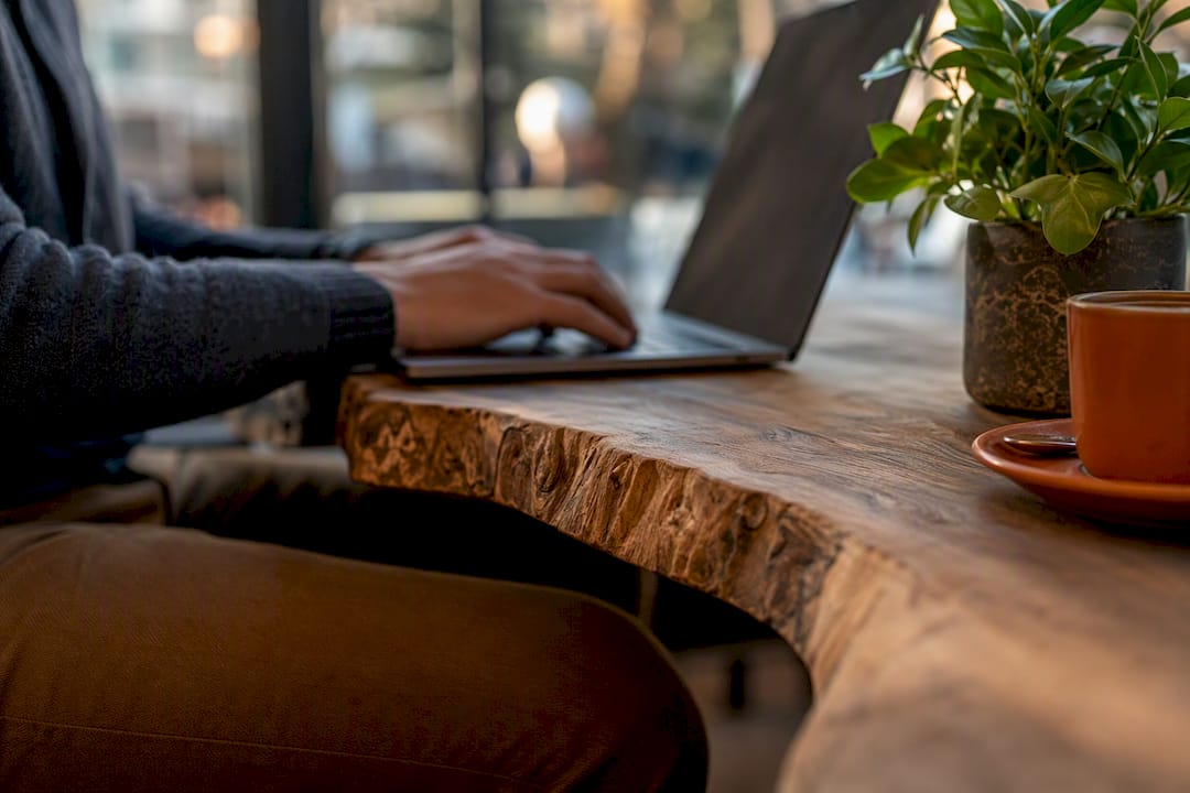 Close-up of live edge desk contour detail