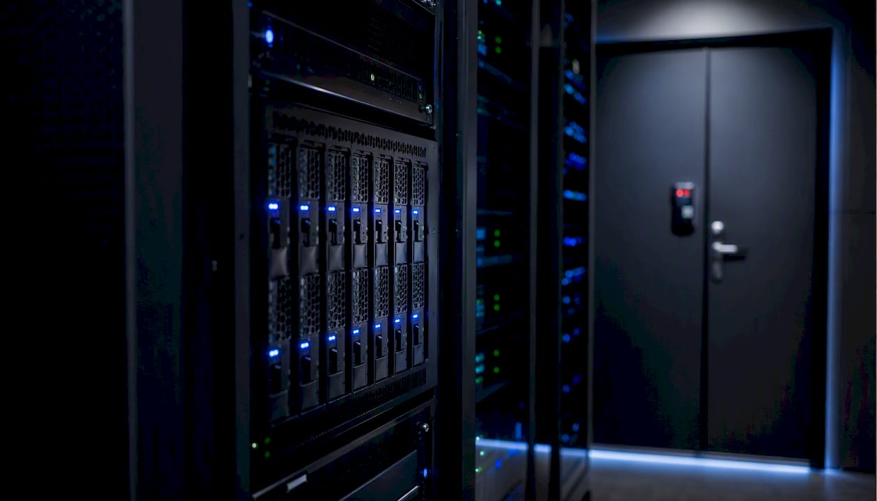 Iluminação e painel do rack de servidores de backup