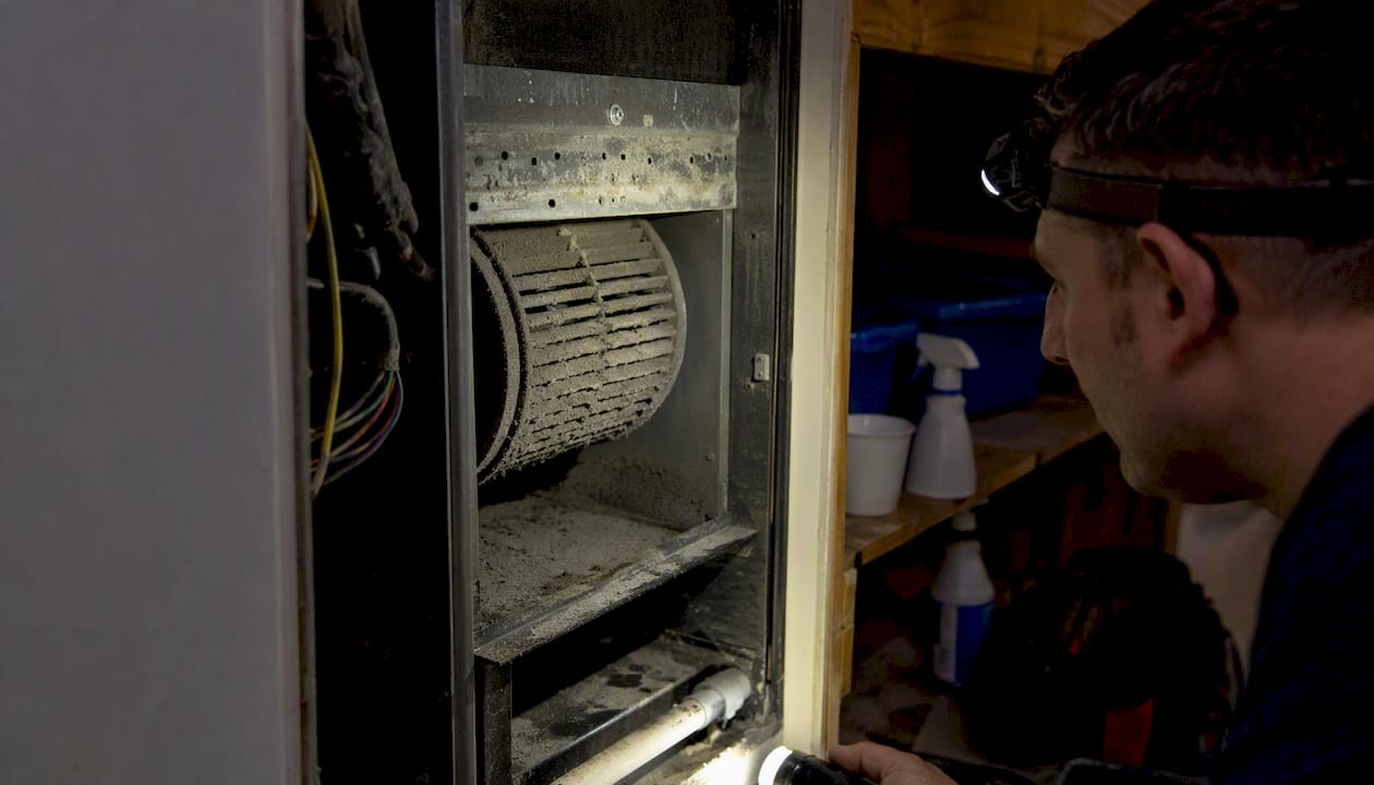 Blower wheel dust inspection after renovation
