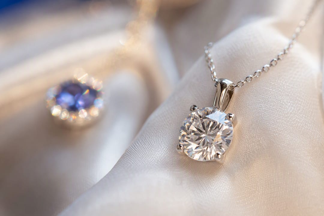 Well-cut diamond sparkle vs shallow cut