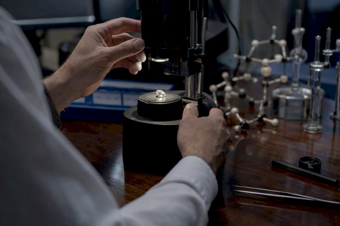 Spectroscopic analysis of diamond in lab
