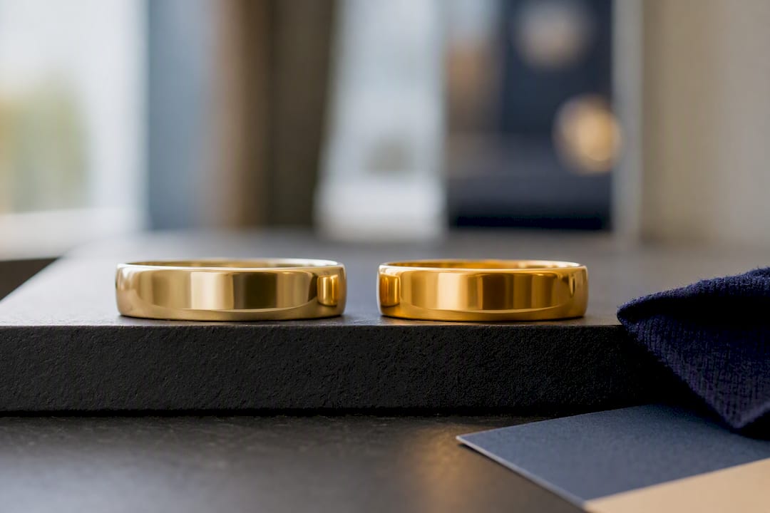 Comparing pale and rich gold tones