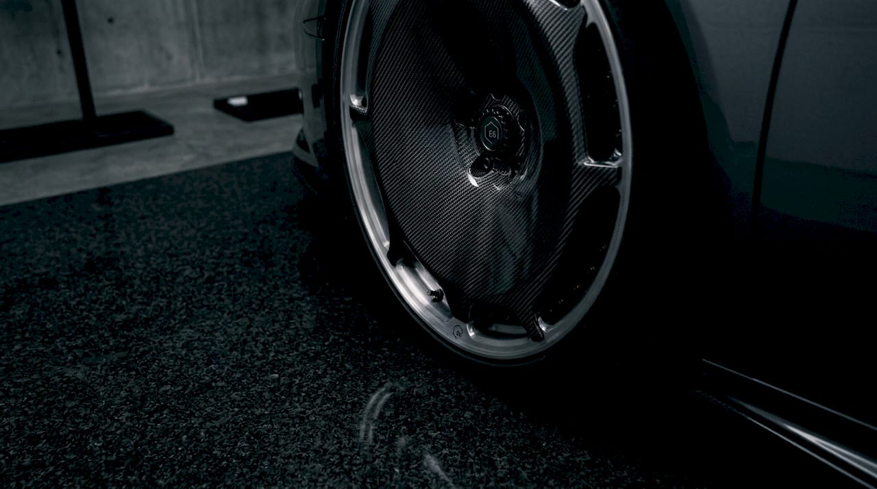 Close-up of carbon fiber pattern on Lamborghini wheel