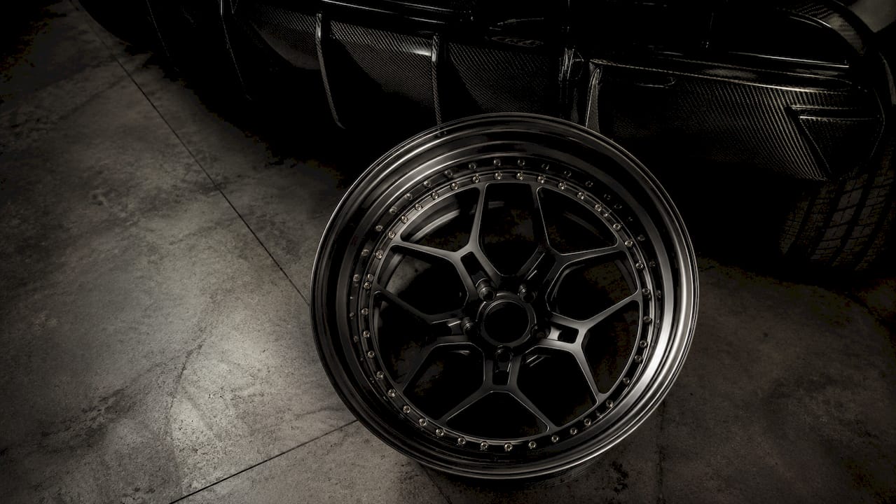 Low-angle view three-piece wheel on Lamborghini Huracán