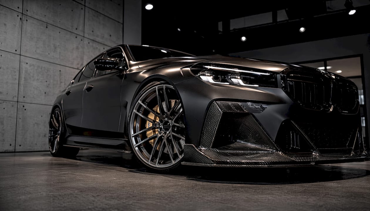 BMW M5 forged wheel and carbon fiber close-up