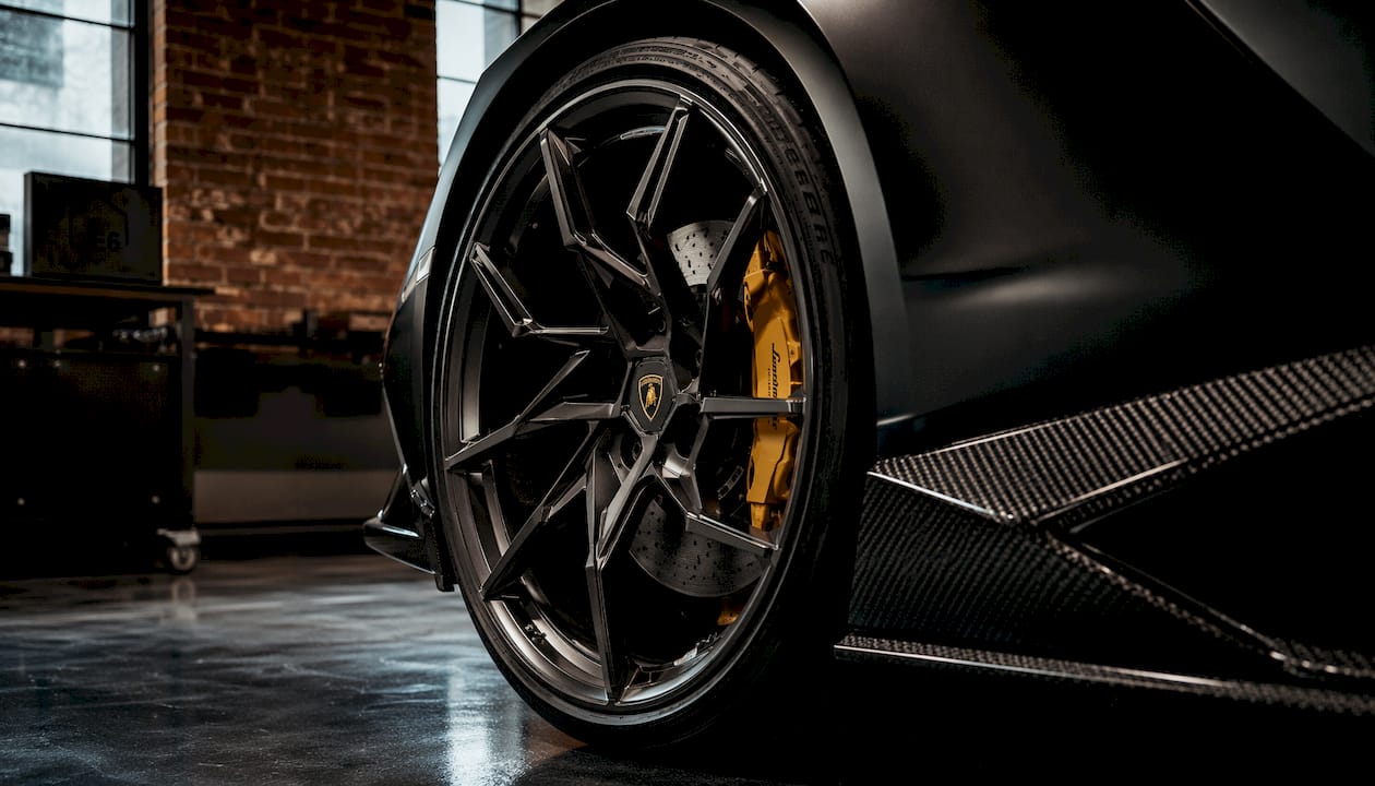 Flow-formed forged wheel detail on Lamborghini Huracán