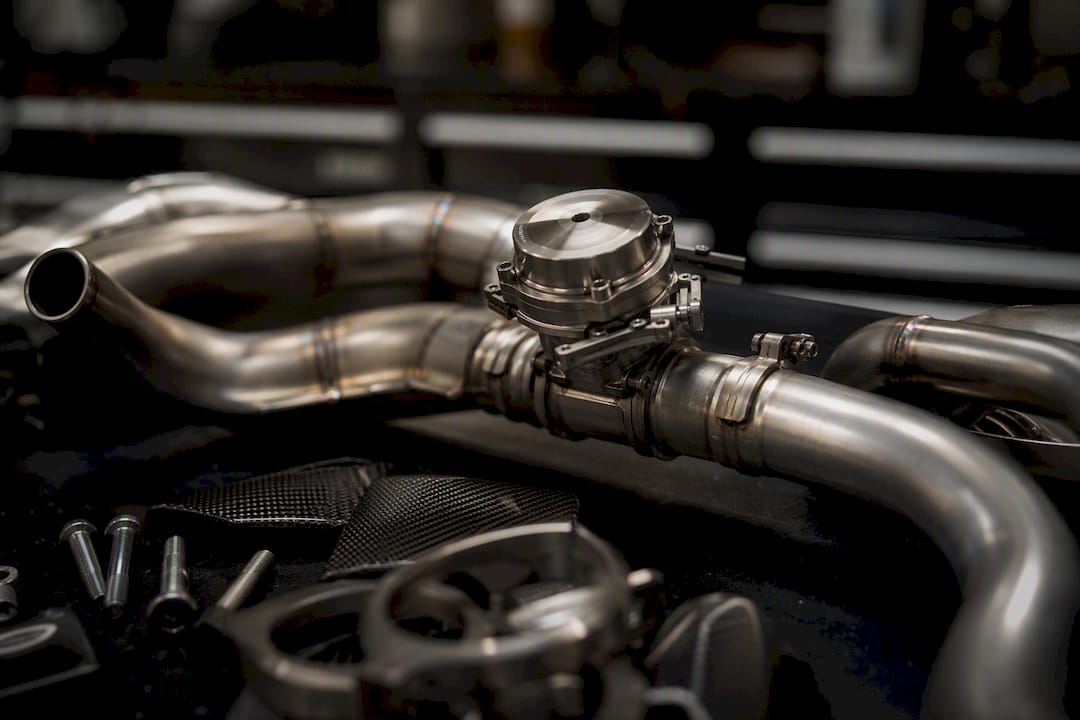 Titanium exhaust valve mechanism close-up