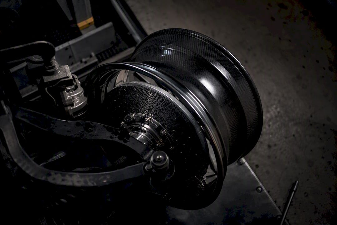 Forged wheel on suspension arm detail