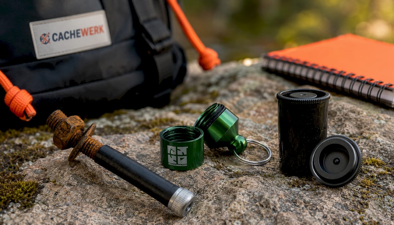 Geocaching Rusty Bolt Cache – Rostiger Schraubbolzen mit Nano-Behälter | Devious Urban Cache