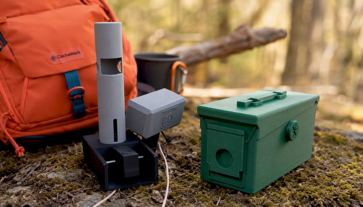 Geocaching Trick‑Versteck – Mini Hau‑den‑Lukas mit verstecktem Logbuch im Hammergriff