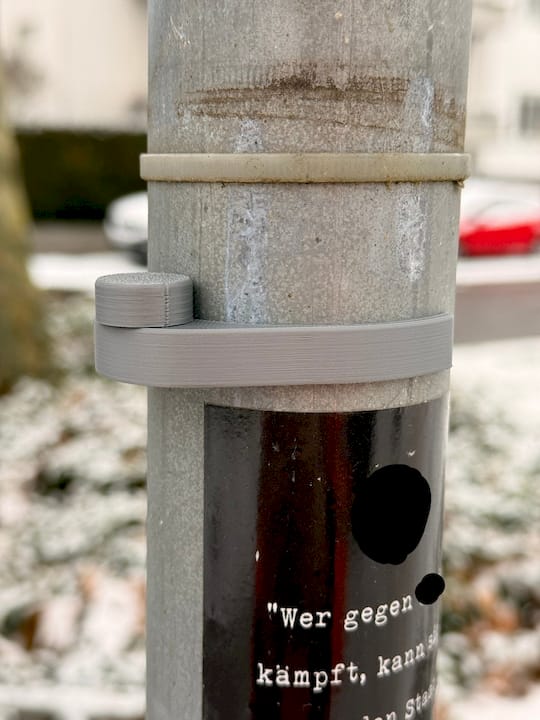 Geocaching Nano-Versteck für Schilderpfosten (Ø 60 mm) – 3D-gedruckt | CacheWerk