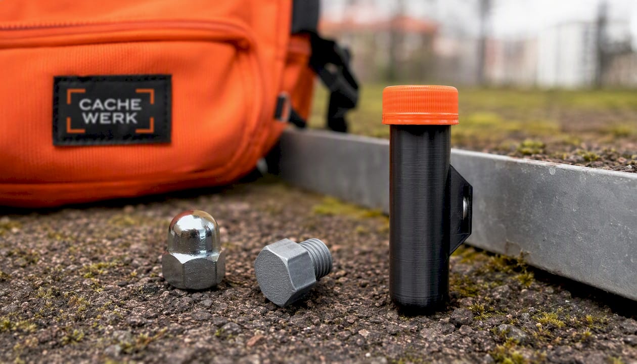 Geocaching Hutmutter Cache – Urbaner Nano mit Magnet | Edelstahl & wasserdicht