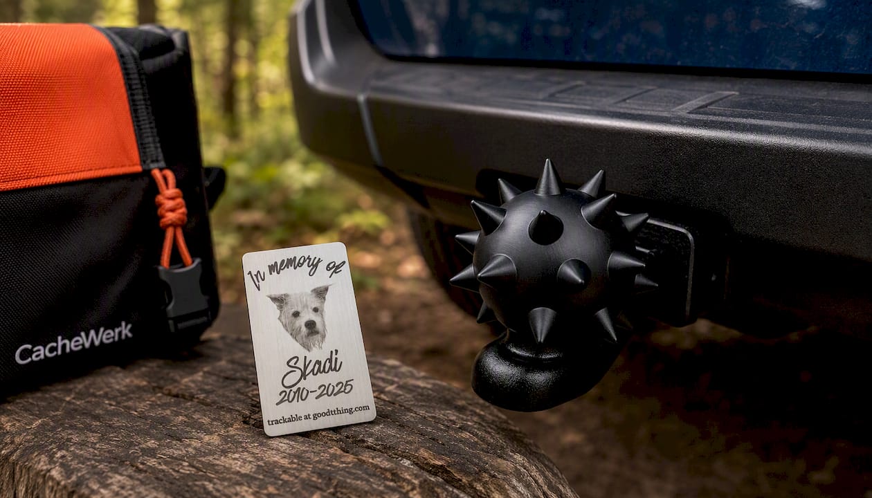 Personalisierbares Geocaching Trackable – Erinnerung an besondere Menschen & Haustiere
