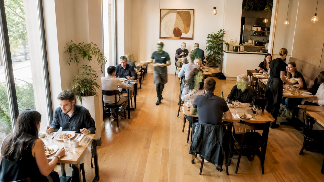 Modern restaurant layout promoting efficient table turnover