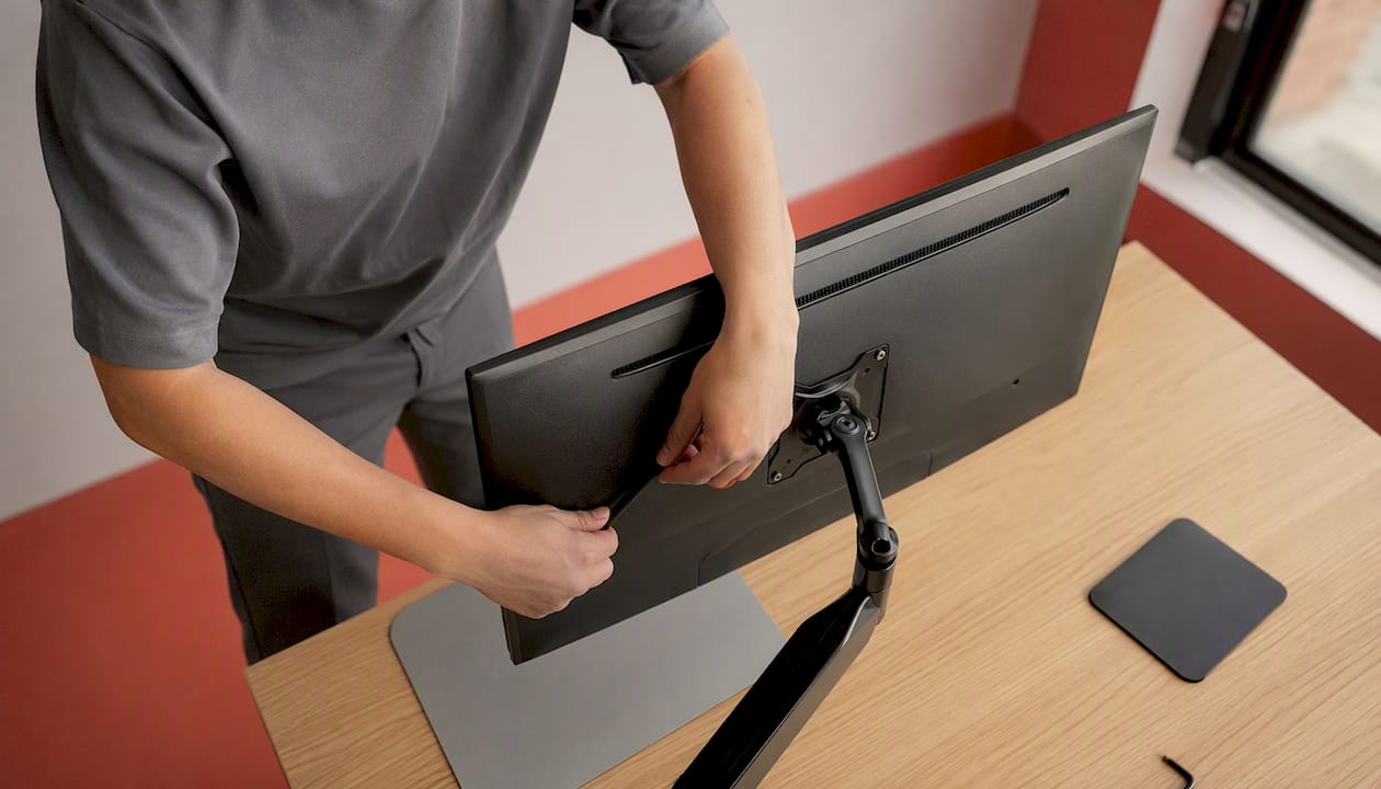 Pose d’un support ergonomique pour écran destiné aux professionnels