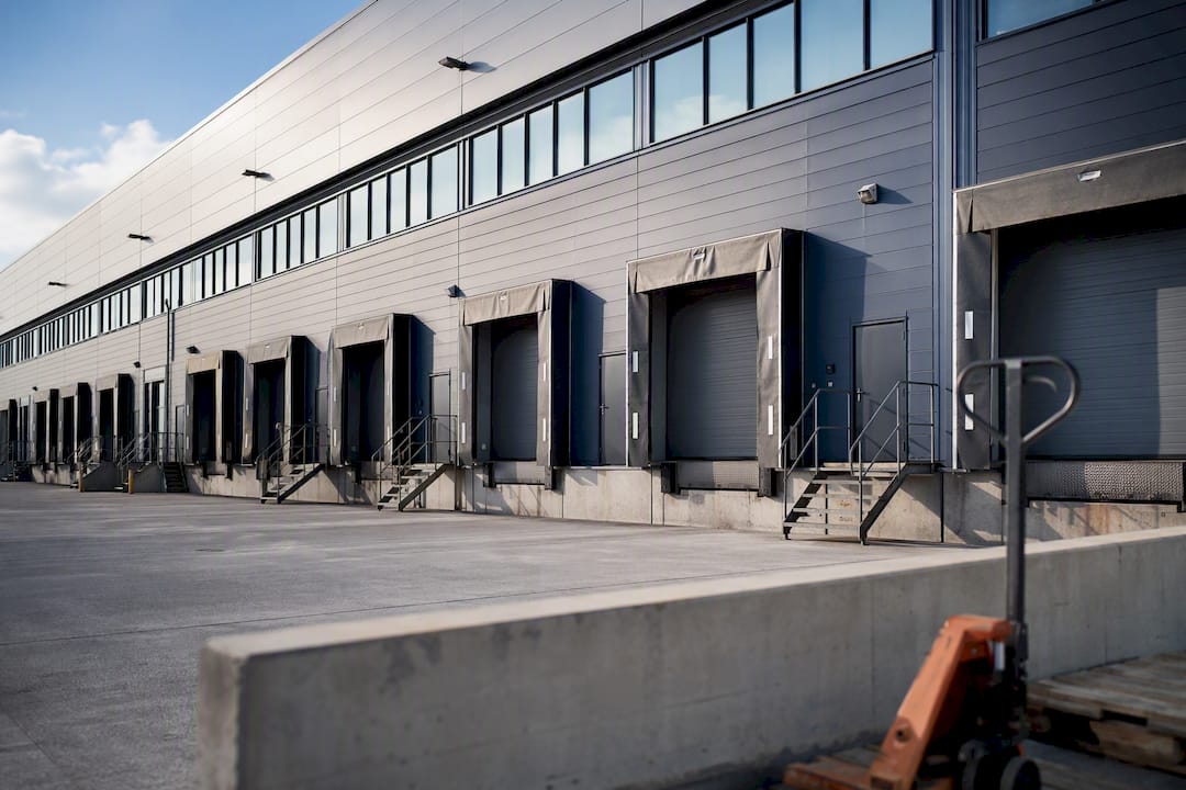 Warehouse renewal negotiation tactics: a tenant playbook