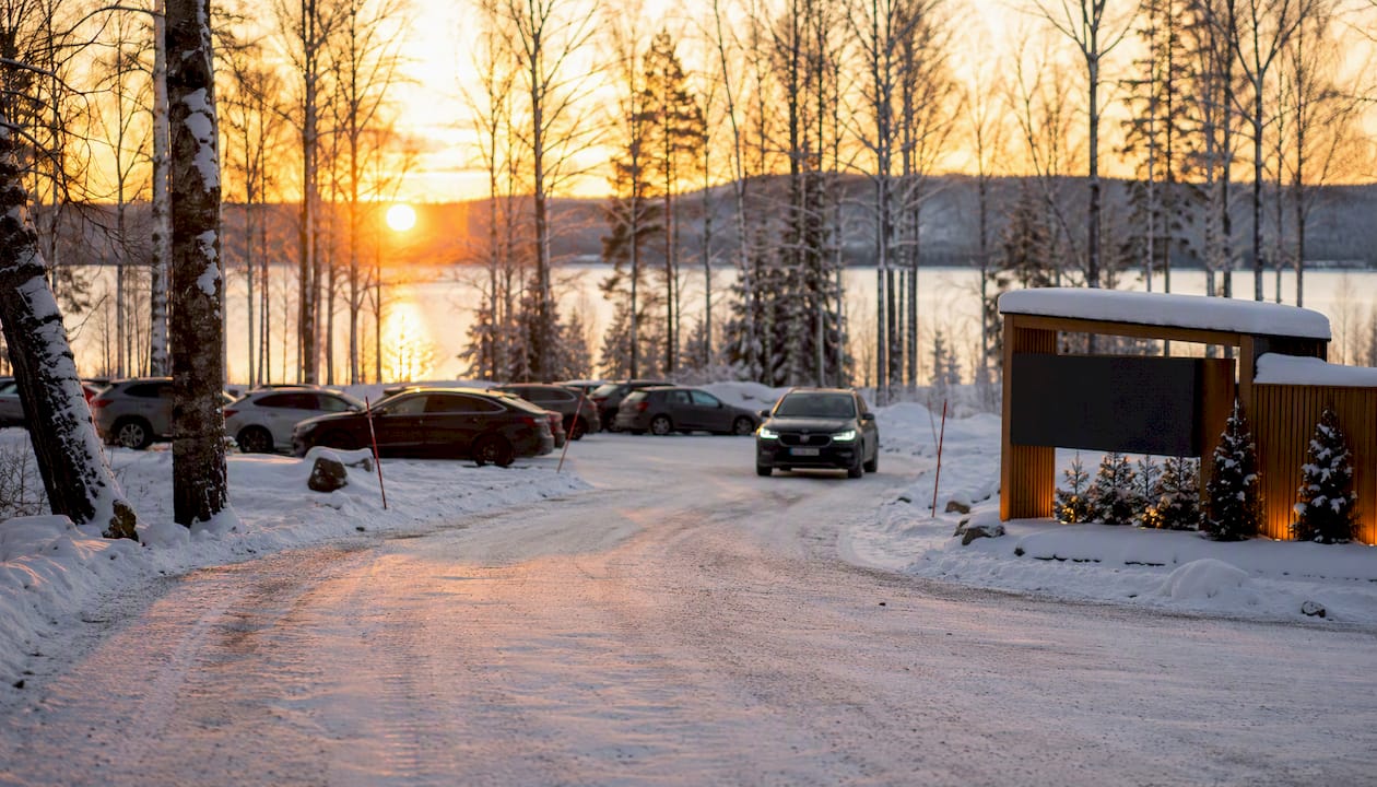 Parking area and arrival road at Sahanlahti Resort